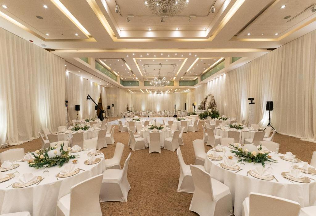 Marina Hotel Kuwait City Exterior photo The ballroom