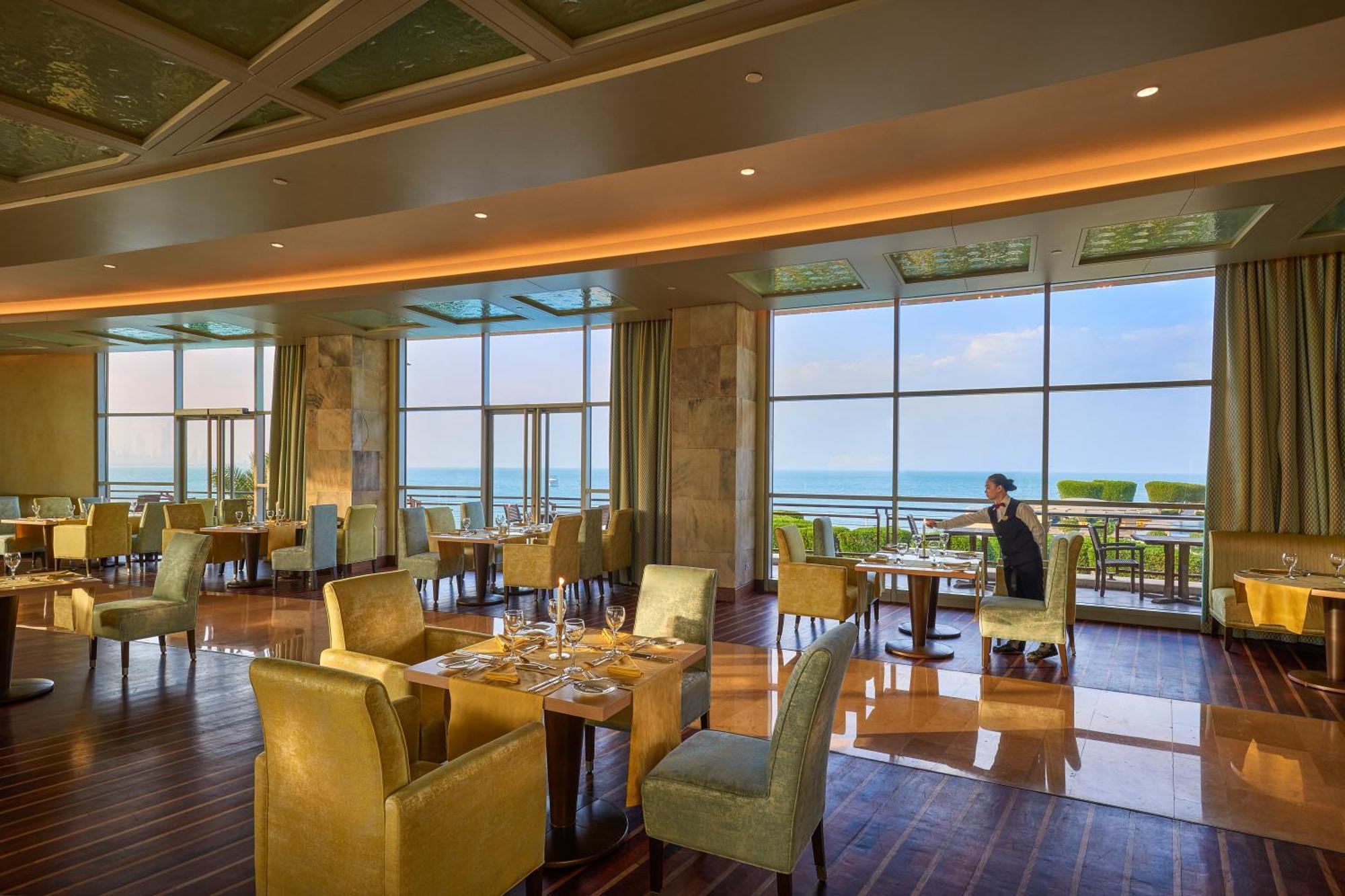 Marina Hotel Kuwait City Exterior photo The restaurant