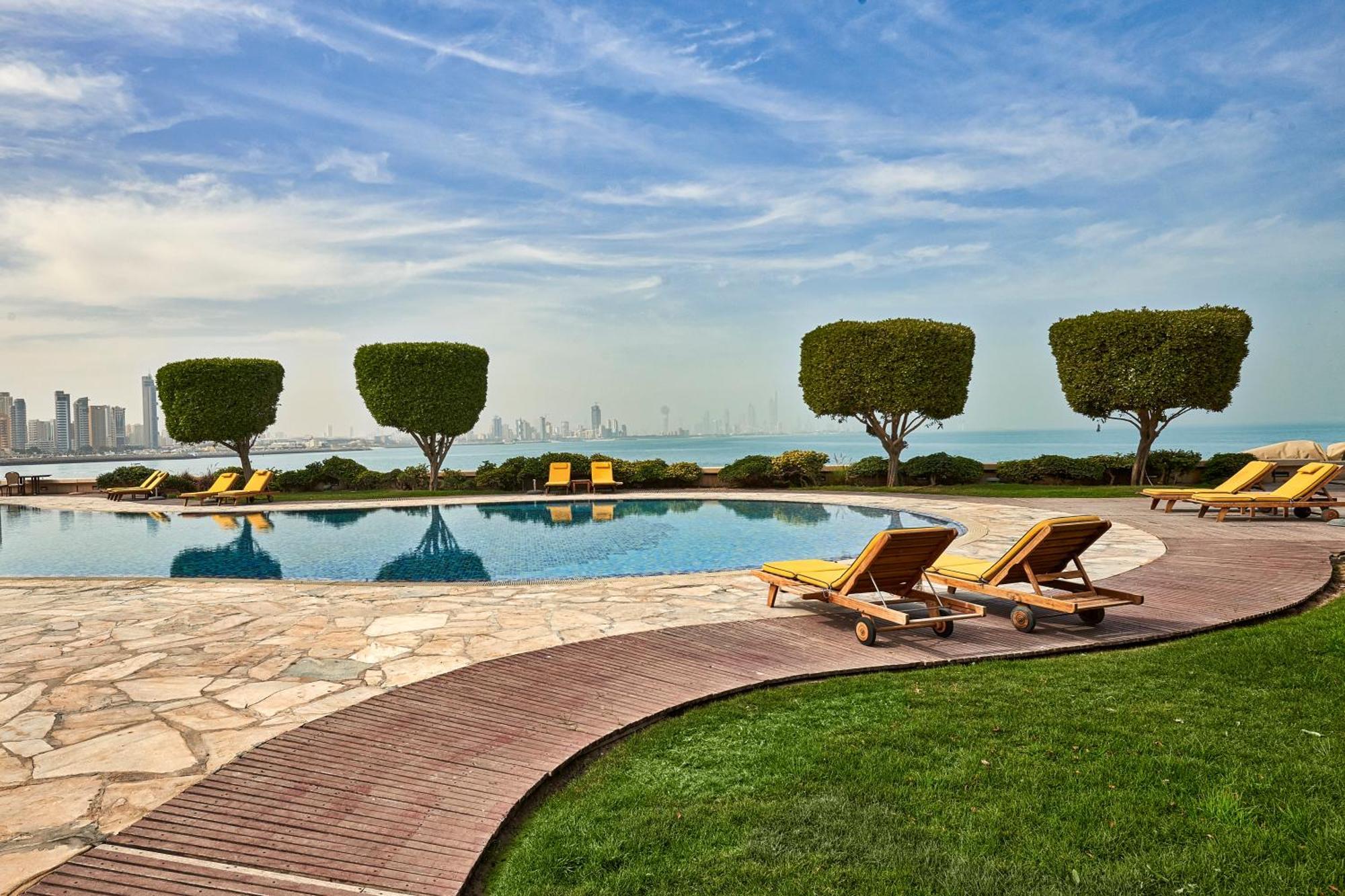 Marina Hotel Kuwait City Exterior photo The pool at the Four Seasons Hotel, Bahrain
