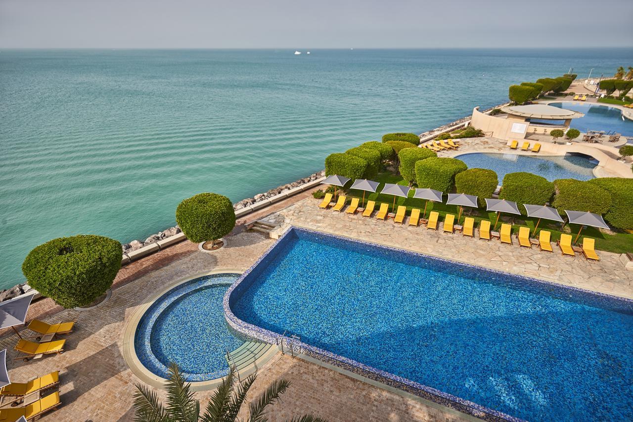 Marina Hotel Kuwait City Exterior photo The pool at the hotel